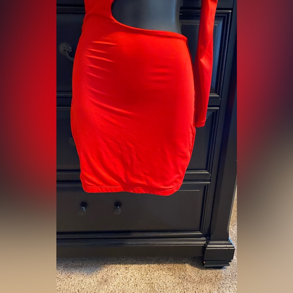 sexy lycra dress reaches above the knee - Picture 5 of 8